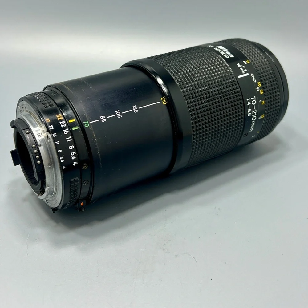 Nikon AF NIKKOR 70-210mm Lens in Black